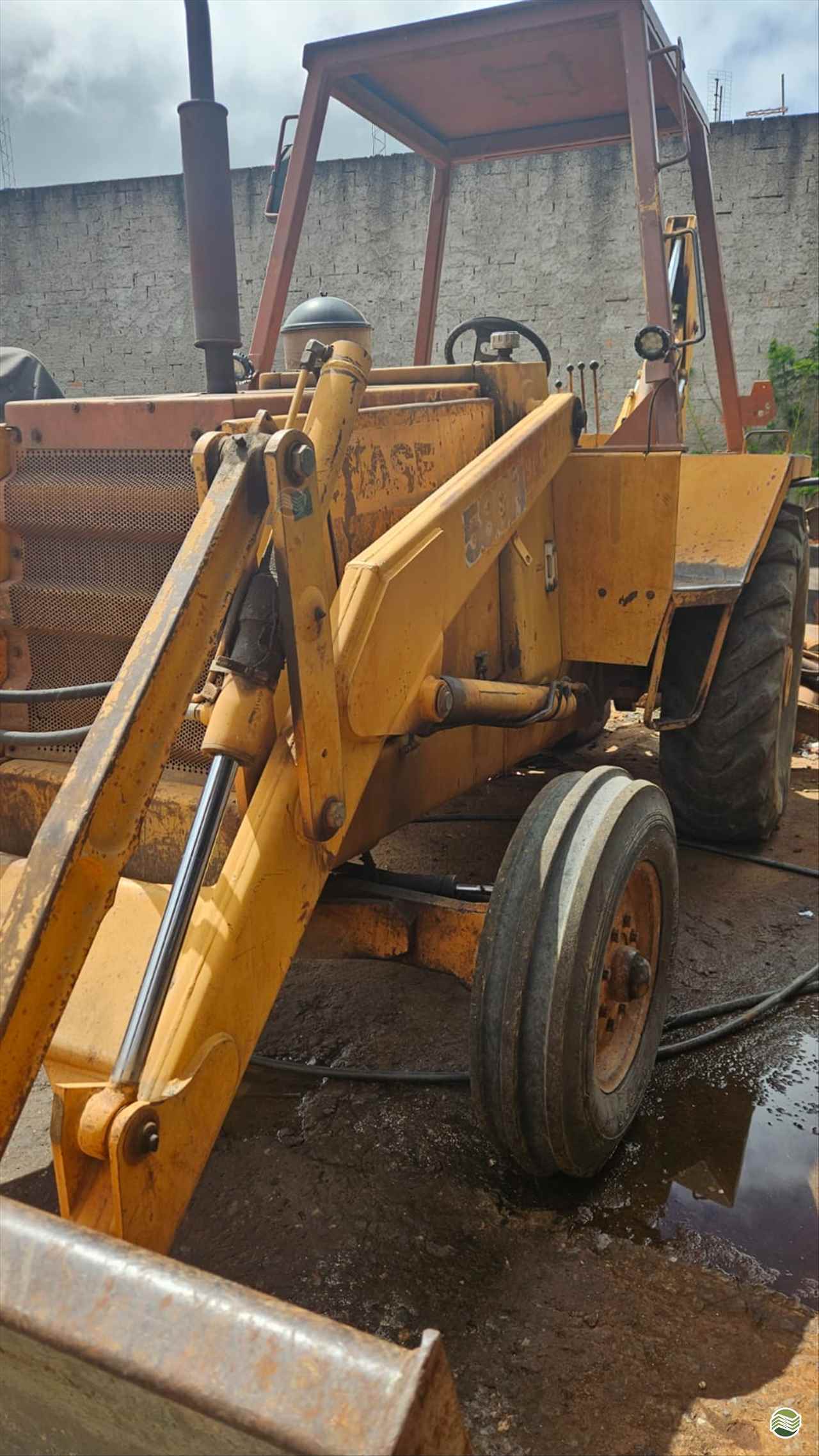 RETRO ESCAVADEIRA CASE 580H Tração 4x2 Makes - São Miguel SAO MIGUEL ARCANJO SÃO PAULO SP